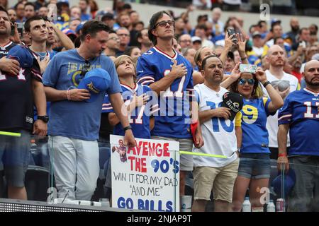 Buffalo Bills linebacker Von Miller (40) plays during an NFL football game  against the Los Angeles Rams Sept. 8, 2022, in Inglewood, Calif. (AP  Photo/Denis Poroy Stock Photo - Alamy