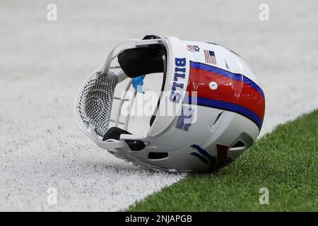 INGLEWOOD, CA - SEPTEMBER 8: Von Miller #40 of the Bills during an