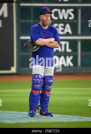 Texas Rangers bullpen catcher Josh Frasier throws during spring training  baseball practice Sunday, Feb. 19, 2023, in Surprise, Ariz. (AP  Photo/Charlie Riedel Stock Photo - Alamy