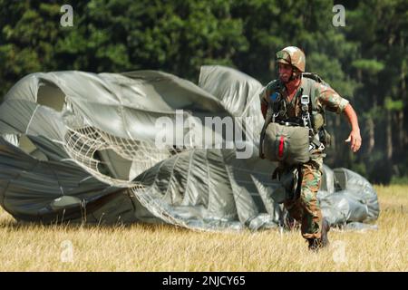 South african paratrooper hi-res stock photography and images - Alamy