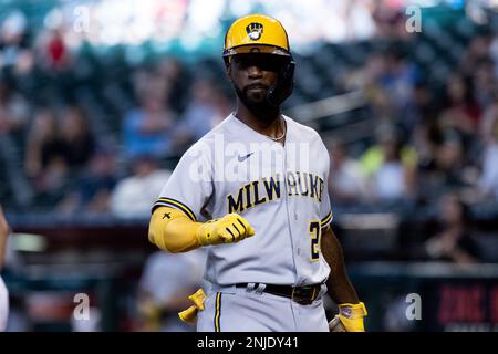 Brewers spring training: Andrew McCutchen arrives in Phoenix