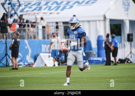 ALLEN PARK, MI - AUGUST 04: Detroit Lions wide receiver Maurice Alexander  (15) participates in a passing drill during the Detroit Lions training camp  on August 4, 2022 at the Detroit Lions