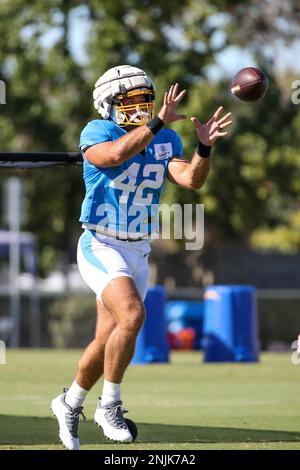 COSTA MESA, CA - AUGUST 06: Los Angeles Chargers linebacker Troy Reeder  (42) during the Los Angeles Chargers training camp at Jack Hammett Farm  Sports Complex on Saturday August 6, 2022 in