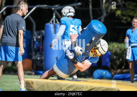 COSTA MESA, CA - AUGUST 06: Los Angeles Chargers linebacker Troy Reeder  (42) during the Los Angeles Chargers training camp at Jack Hammett Farm  Sports Complex on Saturday August 6, 2022 in