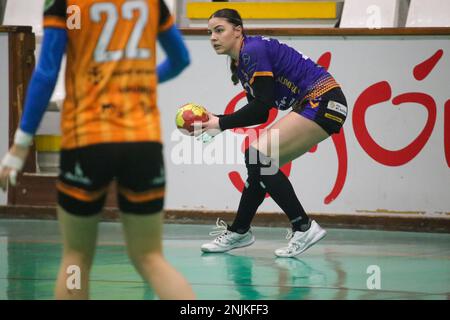 Gijon, Asturias, Spain. 22nd Feb, 2023. Gijon, SPAIN: Motive.co Gijon's player Mina Novovic (23) with the ball during the 16th Matchday of the Iberdrola League 2022-23 between Motive.co Gijon and Super Amara Bera Bera with defeat of the premises by 23-35 on February 22, 2023, in the Sports Pavilion of La Arena in Gijon, Spain. (Credit Image: © Alberto Brevers/Pacific Press via ZUMA Press Wire) EDITORIAL USAGE ONLY! Not for Commercial USAGE! Stock Photo