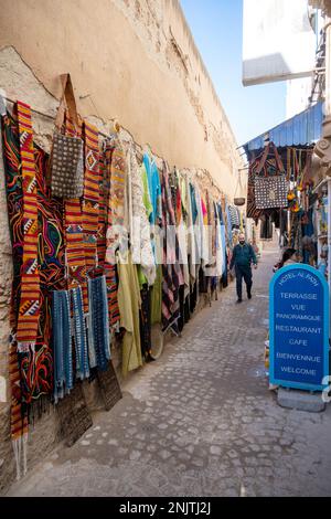 Afrika, Marokko, Souveniergeschäfte in der Altstadt, Rue Scala Stock Photo