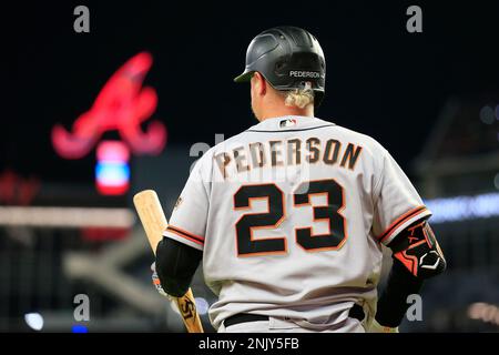 SF Giants' Pederson — and his pearls — return to Atlanta for WS ring