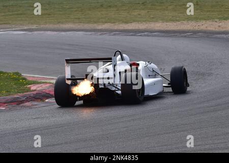 Good exhaust flames, Russ Giles, Dallara F398, Monoposto Championship Group 1, Monoposto Racing Club, fifteen minutes of racing after a fifteen minute Stock Photo