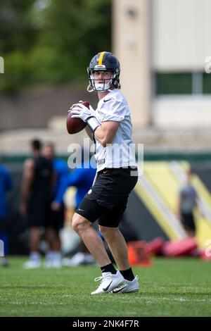 PITTSBURGH, PA - MAY 25: Pittsburgh Steelers running back Najee Harris (22)  looks on during the team's OTA practice on May 25, 2022, at the Steelers  Practice Facility in Pittsburgh, PA. (Photo