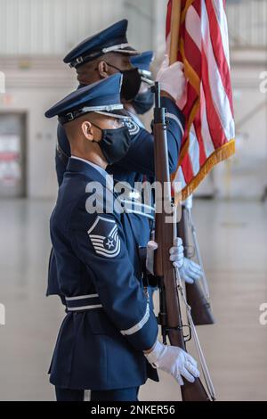 Members of the 123rd Airlift Wing Honor Guard present the colors during a retirement ceremony for Brig. Gen. Jeffery L. Wilkinson at the Kentucky Air National Guard Base in Louisville, Ky., Aug. 13, 2022. Wilkinson, outgoing assistant adjutant general for Air, served the Air Force and Air National Guard for more than 28 years. Stock Photo