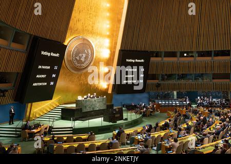 New York, United States. 24th Feb, 2023. Results on vote on 1st amendment introduced by Belarus during General Assembly Emergency session on Russian aggression against Ukraine vote at UN Headquarters. Members of UN voted to approve resolution of withdrawal of Russian troops from Ukraine and a halt to fighting. Vote was 141 for, 7 against and 32 abstained, 13 countries did not vote. All amendments were voted down. (Photo by Lev Radin/Pacific Press) Credit: Pacific Press Media Production Corp./Alamy Live News Stock Photo