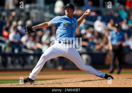 PEORIA, AZ - MARCH 22: Seattle Mariners center fielder Julio