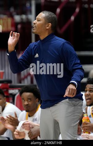 Chattanooga head coach Lamont Paris watches his team play against ...