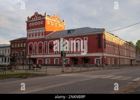 VYSHNY VOLOCHEK, RUSSIA - JULY 15, 2022: View of the old building of the city Drama Theater on the early July morning Stock Photo