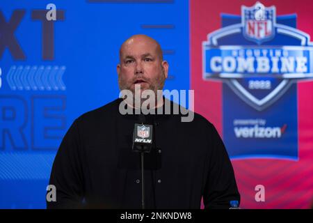 Arizona Cardinals general manager Steve Keim sits on the sidelines before  an NFL football game against the Cincinnati Bengals, Friday, Aug. 12, 2022,  in Cincinnati. (AP Photo/Zach Bolinger Stock Photo - Alamy