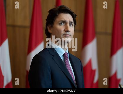 Lululemon CEO Calvin McDonald poses after speaking at a news conference at  the company's headquarters, in Vancouver, on Thursday, May 25, 2023.  (Darryl Dyck/The Canadian Press via AP Stock Photo - Alamy