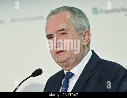 Spreetal, Germany. 22nd Feb, 2023. Thomas Schmidt (CDU), Regional Development Minister of Saxony speaks about the planned hydrogen reference power plant Lausitz. Credit: Patrick Pleul/dpa/Alamy Live News Stock Photo