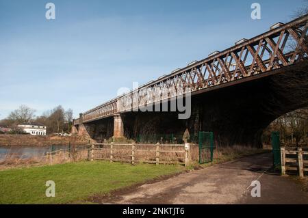 Around the UK - Railway Viaduct crossing the River Ribble on the outskirts of Preston Stock Photo