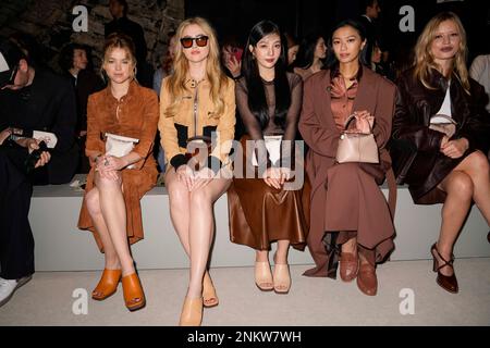 Milan, Italy. 24th Feb, 2023. Milan, Milan Fashion Week, fall winter 2023/2024. Milan, Women's fashion, autumn winter 2023/2024. Tod's fashion show arrivals Pictured: Credit: Independent Photo Agency/Alamy Live News Stock Photo