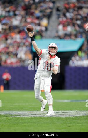 Las Vegas, Nevada, USA. 5th Feb, 2022. New England Patriots quarterback Mac  Jones (10) running the option during the AFC Pro Bowl Practice at Las Vegas  Ballpark in Las Vegas, Nevada. Darren