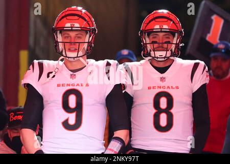 Cincinnati Bengals quarterbacks Joe Burrow (9) and quarterback Brandon  Allen (8) warm up before an NFL