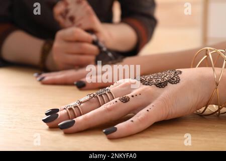 learnquickmehndidesigntattooforhand1  Mehndi Designs