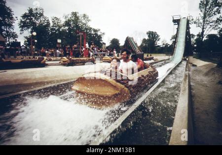 1970s Canada: Log flume ride at amusement park on Boblo Island (although in Ontario, most visitors came from Michigan) ca. 1973 Stock Photo