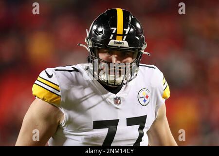 KANSAS CITY, MO - JANUARY 16: Pittsburgh Steelers running back Najee Harris  (22) smiles before an AFC wild card playoff game between the Pittsburgh  Steelers and Kansas City Chiefs on Jan 16