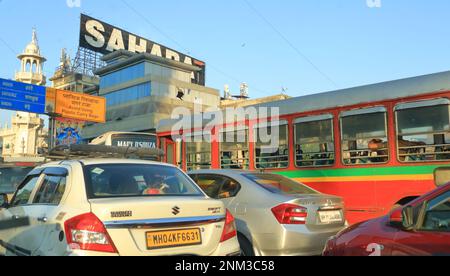 December 21 2022 - Mumbai, Maharashtra in India: chaotic Indian Street Traffic Stock Photo