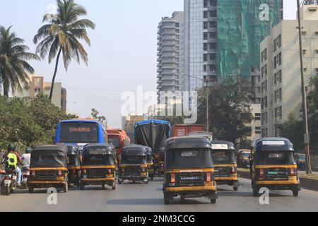 December 21 2022 - Mumbai, Maharashtra in India: chaotic Indian Street Traffic Stock Photo