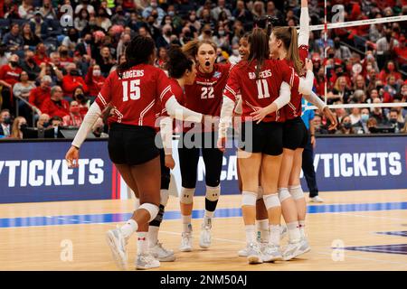 COLUMBUS, OH - DECEMBER 16: Wisconsin Badgers outside hitter Julia