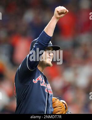 Atlanta Braves relief pitcher Luke Jackson leaves the game during