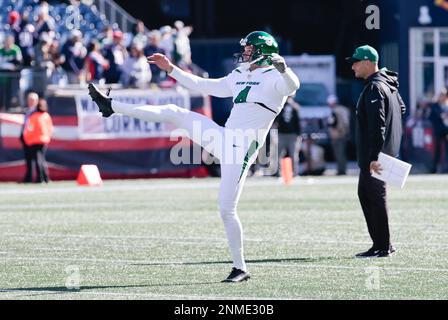 New York Jets punter Thomas Morstead (5) punts the ball against