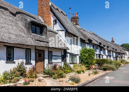 Traditional English thatched cottages in Wendover, Buckinghamshire Stock Photo