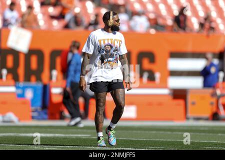 CLEVELAND, OH - SEPTEMBER 26: Cleveland Browns defensive end Myles Garrett  (95) and Cleveland Browns linebacker Jeremiah Owusu-Koramoah (28) sack  Chicago Bears quarterback Justin Fields (1) during the second quarter of the