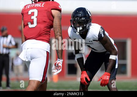 Cincinnati cornerback Ahmad Sauce Gardner arrives on the red carpet  before the 2022 NFL Draft on Thursday, April 28, 2022 in Las Vegas. (Joe  Buglewicz/AP Images for NFL Stock Photo - Alamy