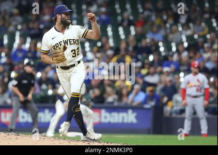 Milwaukee Brewers' Daniel Norris throws during the eighth inning