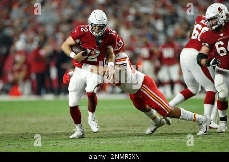 GLENDALE, AZ - AUGUST 20: Kansas City Chiefs Austin Edwards (60) sacks  Arizona Cardinals quarterback Colt McCoy (12) during an NFL preseason game  on August 20, 2021 at State Farm Stadium in