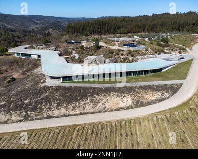 Modern single story building on a hill in the countryside Stock Photo