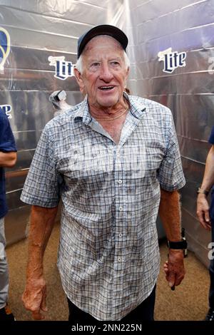 Bob uecker hi-res stock photography and images - Alamy