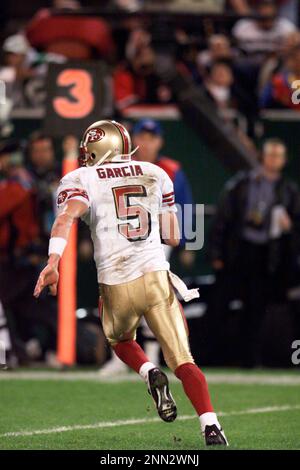 1 Oct 2001: Jeff Garcia of the San Francisco 49ers during the Niners 19-17  victory