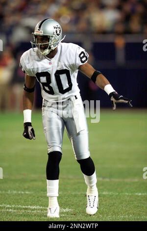 25 Nov 2001: Tim Brown of the Oakland Raiders during the Raiders 28-10  victory over the New York Giants at Giants Stadium in East Rutherford, New  Jersey. (Icon Sportswire via AP Images