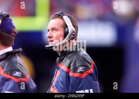 New York Giants coach Jim Fassel yells instructions to his players during  the second quarter against the Miami Dolphins Sunday, Oct. 5, 2003 in East  Rutherford, N.J. (AP Photo/Julie Jacobson Stock Photo 