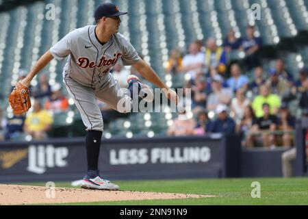 MILWAUKEE, WI - JUNE 01: Milwaukee Brewers relief pitcher Trevor Richards  (32) throws during a game between the Milwaukee Brewers and the Detroit  Tigers on June 1, 2021 at American Family Field