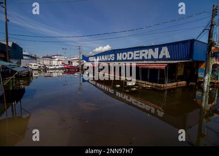 AM - Manaus - 06/01/2021 - MANAUS, CHEIA RECORD RIO NEGRO - People risk