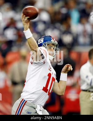 Super Bowl XLII GLENDALE, AZ - FEBRUARY 03: Quarterback Eli Manning #10 of  the New York Giants c…