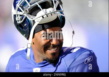 New York Giants defensive end Justin Tuck (91) pumps up the crowd during  second half NFL action in the New York Giants' 31-18 victory over the  Carolina Panthers at New Meadowlands Stadium