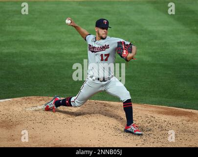 St. Petersburg, FL. USA; Minnesota Twins first baseman Willians Astudillo  (64) fields a ball and gets the unassisted out during a major league baseba  Stock Photo - Alamy