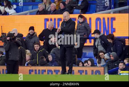 Everton manager Sean Dyche checks his watch during the Premier League match at Goodison Park, Liverpool. Picture date: Saturday February 25, 2023. Stock Photo