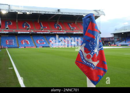 Selhurst Park, Selhurst, London, UK. 25th Feb, 2023. Premier League Football, Crystal Palace versus Liverpool; Corner flag Credit: Action Plus Sports/Alamy Live News Stock Photo